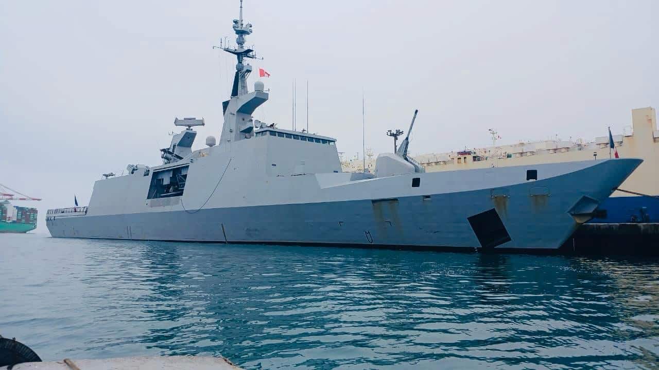 Ian Taylor agencia en Perú fragata y porta helicópteros de la Marina Nacional de Francia
