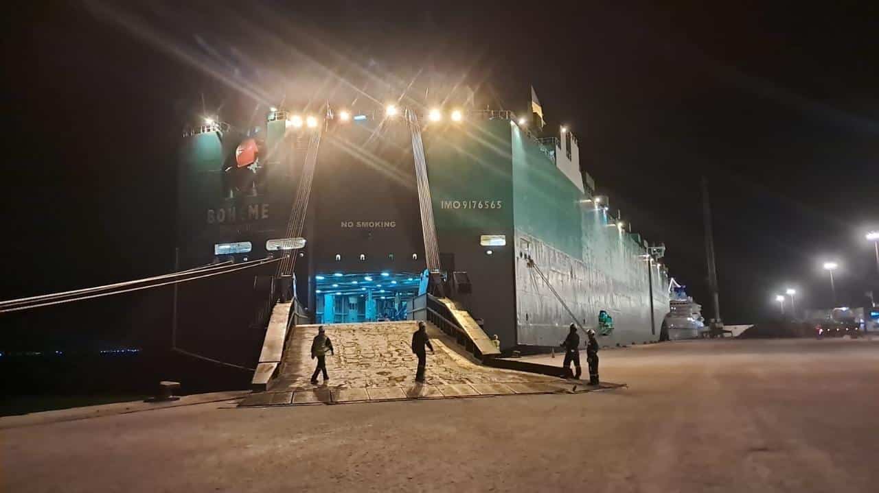 Mixed cargo handling