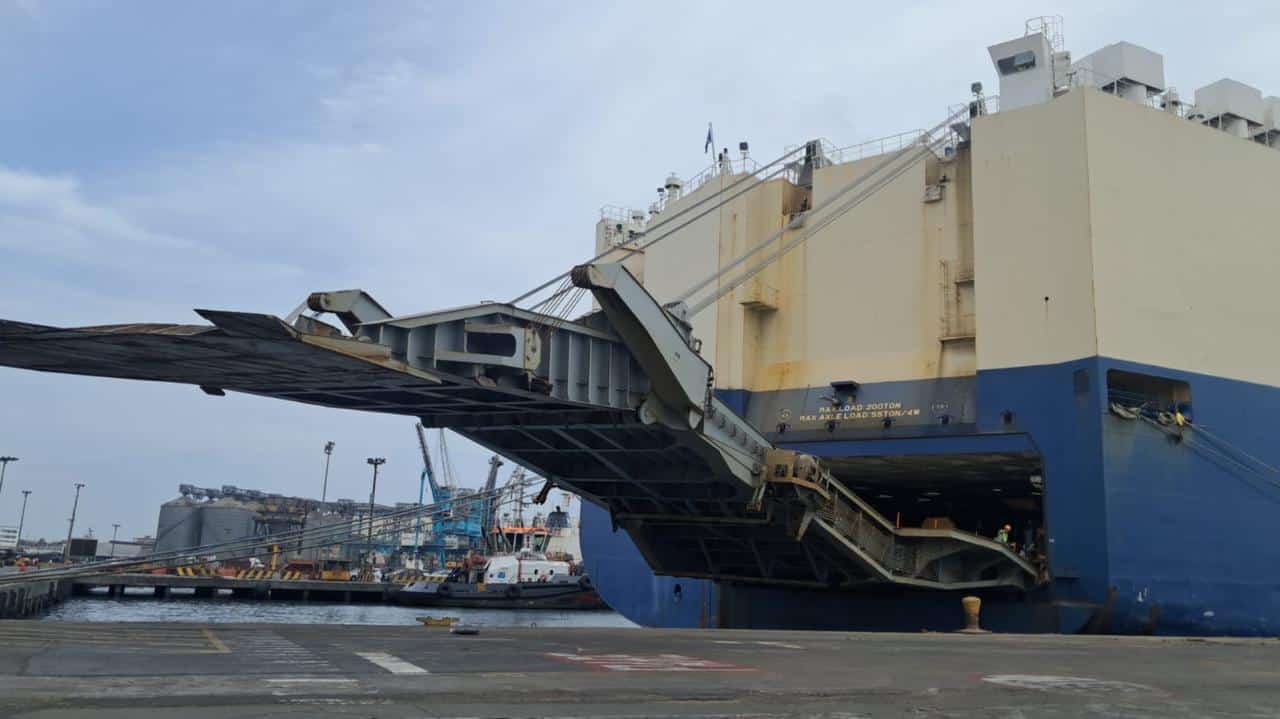 Mixed cargo handling