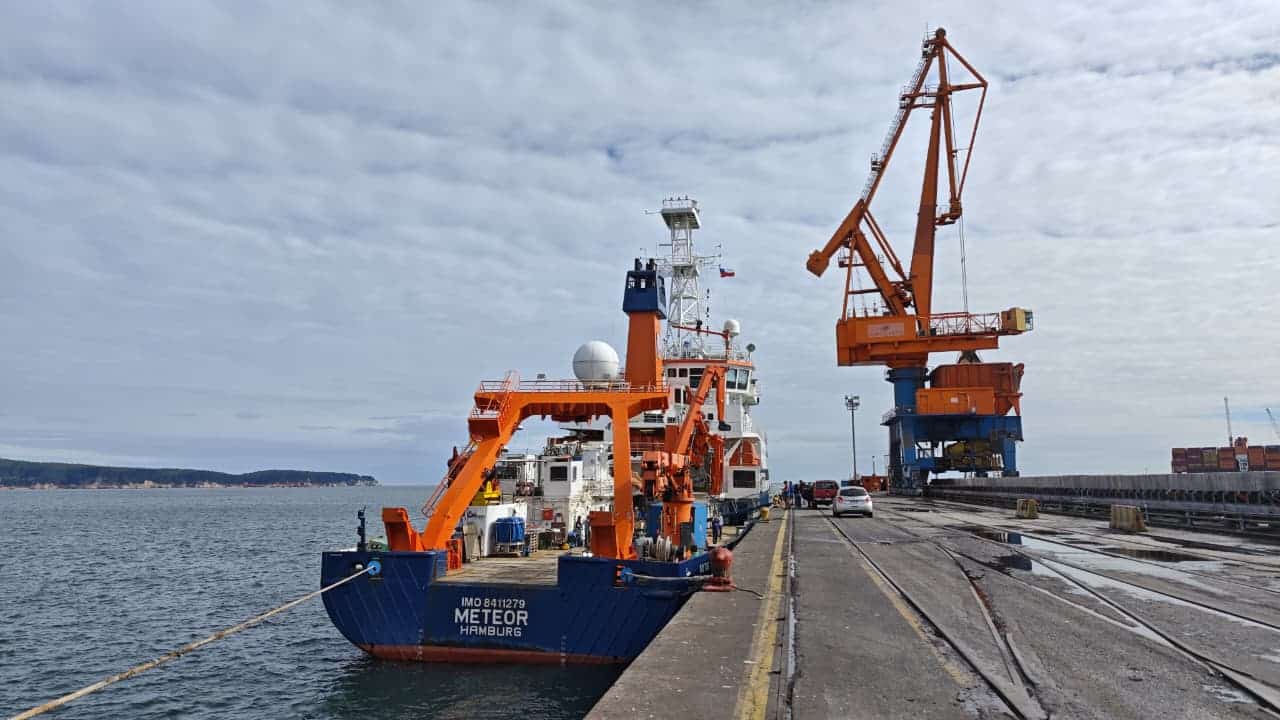 Scientific vessel operations